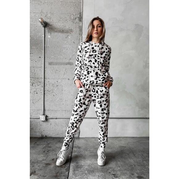 NWT Animal Print Cozy Jogger Hoodie Lounge Set - Picture 12 of 12